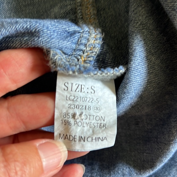 NWOT Adorable Lookbook short flowy button down tiered babydoll denim dress! - Picture 5 of 6
